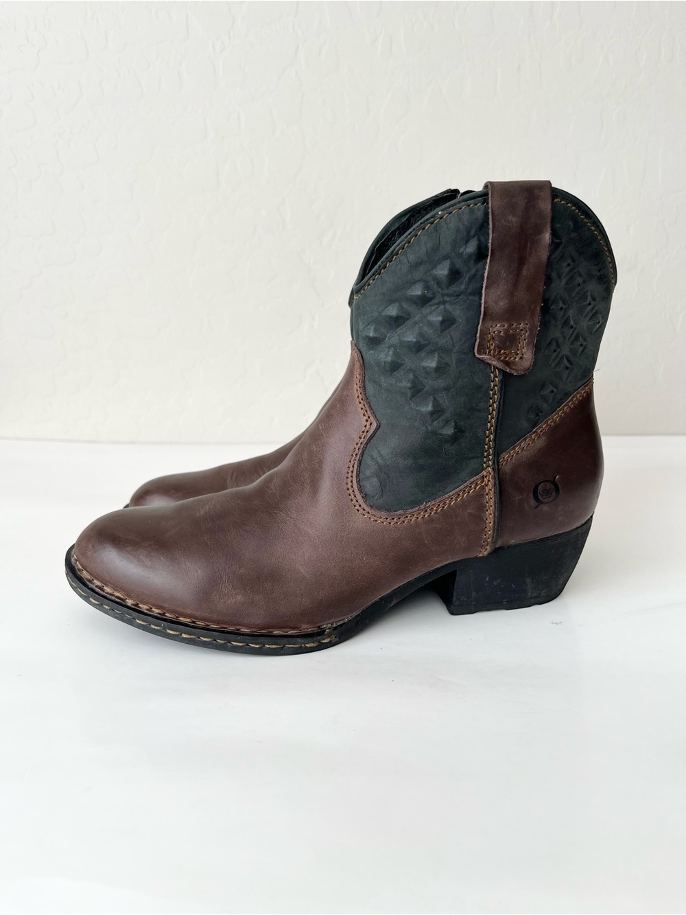 Born Jin Brown Textured western ankle leather cowboy boots brown black 6 - Picture 2 of 11